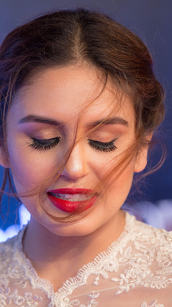 Huma Qureshi, bollywood actress, closeup HD phone wallpaper