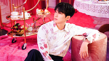 Elegant V in Pink Setting - Music, music, BTS, V (Kim Taehyung) HD wallpaper