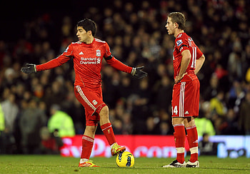Luis Suarez, Jordan Henderson HD wallpaper
