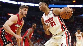 Meyers Leonard, Hassan Whiteside HD wallpaper