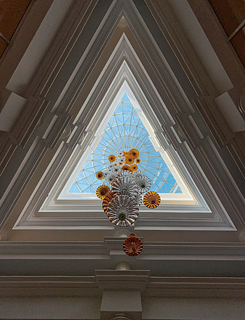 Architecture, Miscellanea, Miscellaneous, Perspective, Prospect, Geometric, Chandelier, Ceiling, Triangular, Symmetric, Tiered, Multilevel HD phone wallpaper