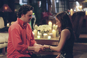 Monica and Chandler super fans, Friends engagement, Monica and Chandler's apartment HD wallpaper