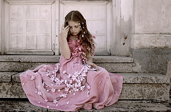 Little spring lady, little girl, dreamer, sweet, dreams, childhood, little dreamer girl, cute, baby, spring, little lady, beauty, pink dress, flowers, adorable, child, blossom HD wallpaper