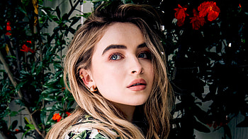 Sabrina Carpenter HD wallpaper
