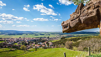 Saugues and its wooden sculpture of the Beast of Gévaudan, Haute-Loire, France, man made, sculpture HD wallpaper
