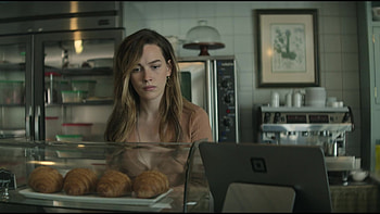 Love Quinn's Square POS, You season 3, Victoria Pedretti, TV series prop HD wallpaper