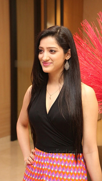 Richa Panai, Beautiful, Heroine HD phone wallpaper