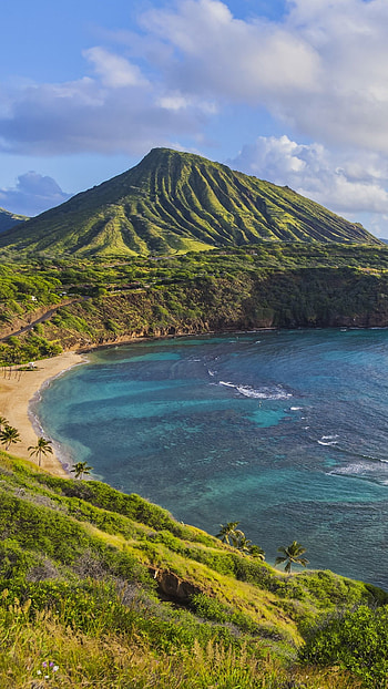 Hanauma Bay Nature Preserve, Pristine beaches, Majestic mountains, Natural beauty HD phone wallpaper