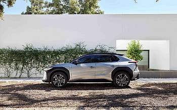 2022, Toyota BZ4X, side view, exterior, electric car, new silver BZ4X, Japanese cars, BZ4X, Toyota HD wallpaper