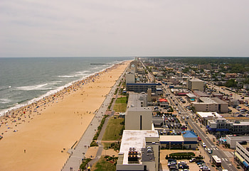 Virginia Beach, Rock n roll marathon, Running enthusiasts, High-energy event HD wallpaper