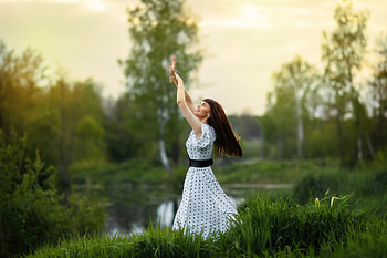 Girl In Open Field In Nature, girls, model, nature HD wallpaper