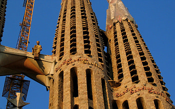 Sagrada Familia of Antoni Gaudi 5, barcelona, spain, architecture, graphy, lord, statue, gaudi, religion, religious, cathedrale, spiritual, meditation HD wallpaper