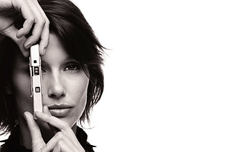 Bridget Moynahan, genic charm, Captivating smile, Timeless beauty HD wallpaper