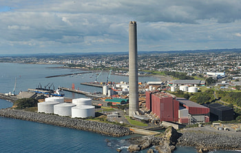 port taranki, sea, ships, power, city, newplymouth, chimney, station, new zealand HD wallpaper