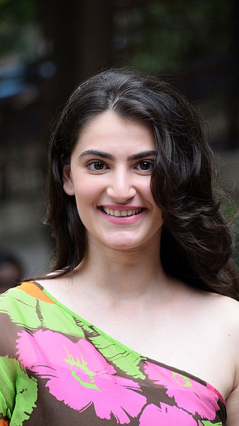 Shivaleela Oberoi, bollywood actress, beautiful HD phone wallpaper