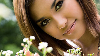 Brunette Beauty, alluring, sweet, brown eyes, model, wild flowers, brunette, smile, gorgeous, beautiful, beauty, woman, maria ozawa, hop, face, lips HD wallpaper
