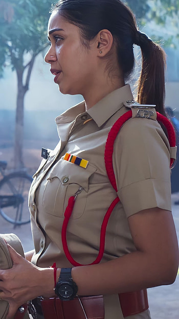 Nivetha pethuraj, tamil actress HD phone wallpaper