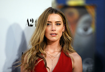Amber heard, actress, dress, face, lips, the most beautiful face, american, blonde, model, girl, hot, portrait, eyes HD wallpaper