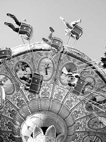 Merry-go-round, down under, Resolution 3836x2132 HD phone wallpaper