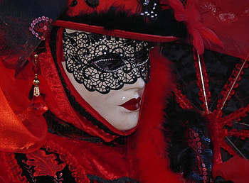 Venetian Carnival, black, feathers, mask, jewellery, red, face HD wallpaper