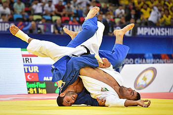 Vedat Albayrak vs Damian Szwarnowiecki, Judo HD wallpaper