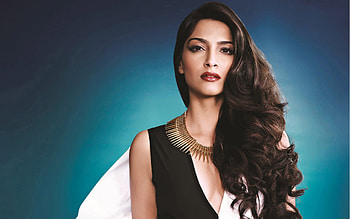 Sonam Kapoor 4, sonam-kapoor, indian-celebrities, girls, desi-girls HD wallpaper