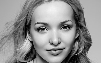 Dove Cameron, Monochrome , Striking face, Captivating HD wallpaper