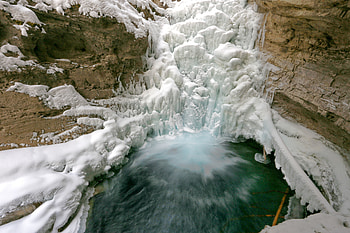 Frozen waterfall, nature, winter HD wallpaper