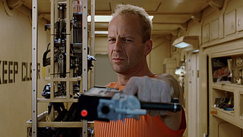 The Fifth Element, Cutting-edge visuals, Scintillating action, Ultra high definition HD wallpaper