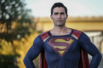 Superman u0026 Lois, TV series, Superman suit, Den of Geek HD wallpaper