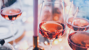 City life, Party vibes, Wine glass, Food and flare HD wallpaper