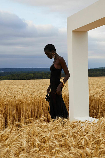 Jacquemus, Adut Akech hoot, Jacquemus fashion, Behind the scenes HD phone wallpaper