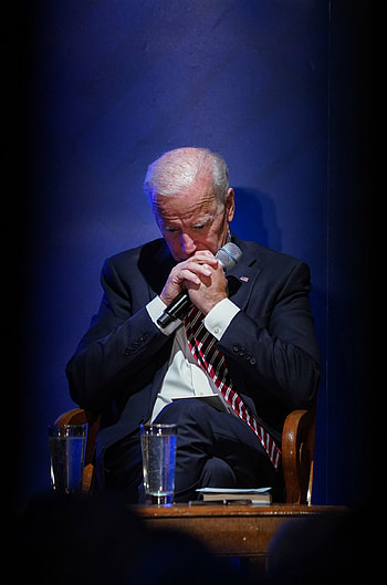 Joe Biden, Older generation debate, New York Times article HD phone wallpaper