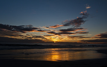 Mullaloo Sunset, golden, beaches, colors, beautiful, waves, reflection, clouds, nature, sunset, ocean HD wallpaper