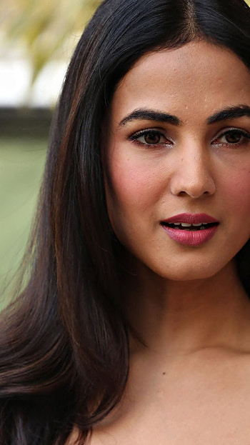 Sonal Chauhan, bollywood actress HD phone wallpaper