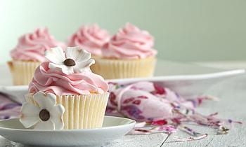 Mouth-watering cupcakes, backgrounds, Delectable treats, Sweet indulgence HD wallpaper