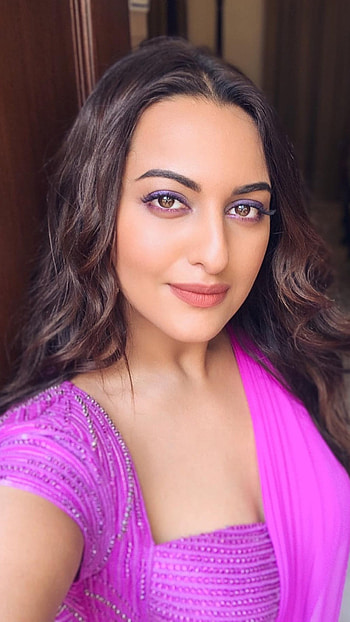 Sonakshi Sinha, Bollywood, Sonakshi Sinha Bollywood HD phone wallpaper