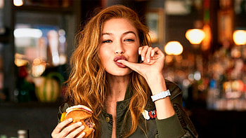 Gigi Hadid, Windows 10 theme HD wallpaper