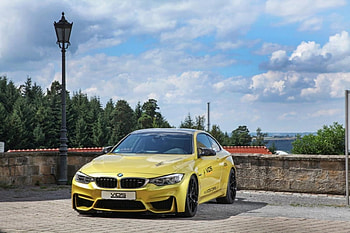 550-hp-BMW-M4-Coupe By Vos, Beamer, Goldish, M4, Black Rims HD wallpaper