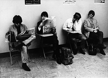 Waiting Room Hall, The Beatles HD wallpaper