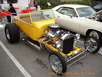 HOT ROD, classic, hotrod, custom, cars, hot, hotrods, outside, autos, t bucket, show, yellow, cool, auto HD wallpaper