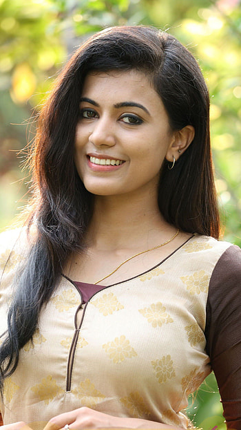 Anju Kurien, kavi uddesi chathu, mallu movie HD phone wallpaper