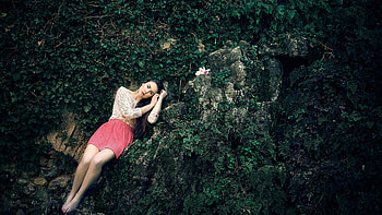 Model Rock Lying, women, girls, model, rocks HD wallpaper