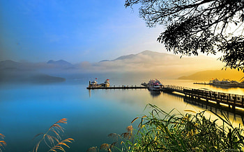 Awesome lake vista, Mesmerizing wonder, Nature's magnificence, Breathtaking reflections HD wallpaper