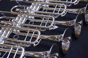 Hold trumpet, Beginning players, Easy tips, Technique HD wallpaper