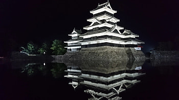 Night view, Matsumoto Castle HD wallpaper