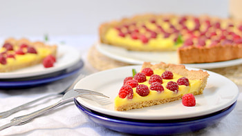 Raspberry tart, , Bursting with vibrant flavors, Sweet and tangy delight HD wallpaper