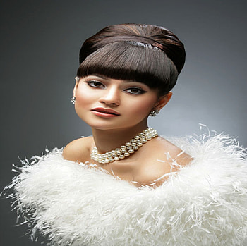 Beautiful woman, feders, perls, beautiful, bride, woman HD wallpaper
