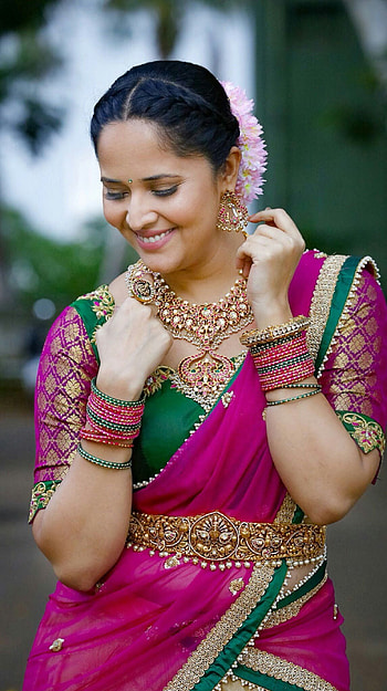 Anusuya Bharadwaj, saree seductive, telugu actress HD phone wallpaper
