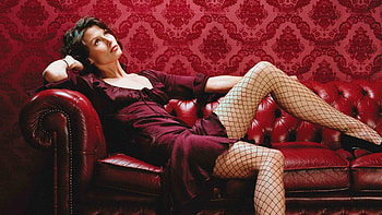 Bridget Moynahan, model, sofa, fishnet, pretty, brunette, girl HD wallpaper